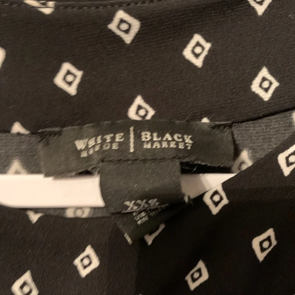 White House‎ black market ruffle tiered mini . Worn a few tines